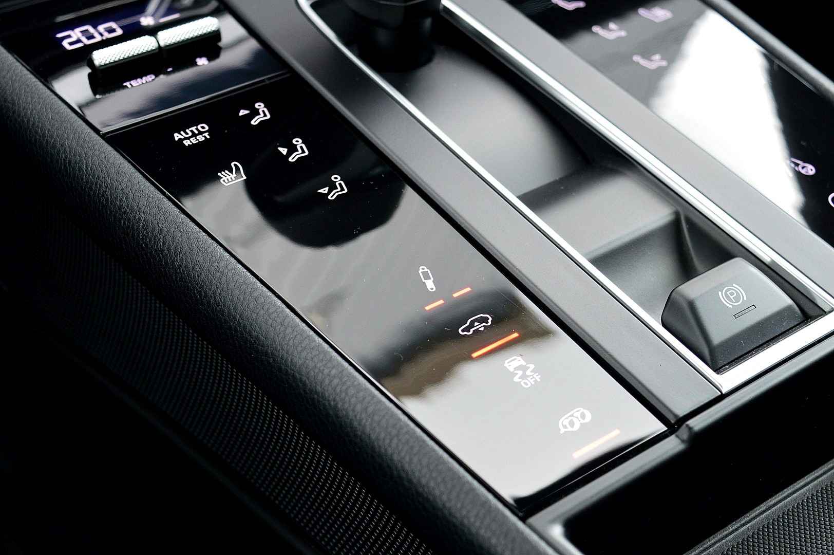 2022 Porsche Macan 2.0 T 4WD Panoramic Roof Air Suspension - Image 29