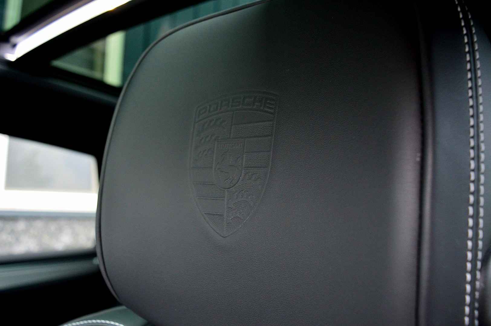 2022 Porsche Macan 2.0 T 4WD Panoramic Roof Air Suspension - Image 30