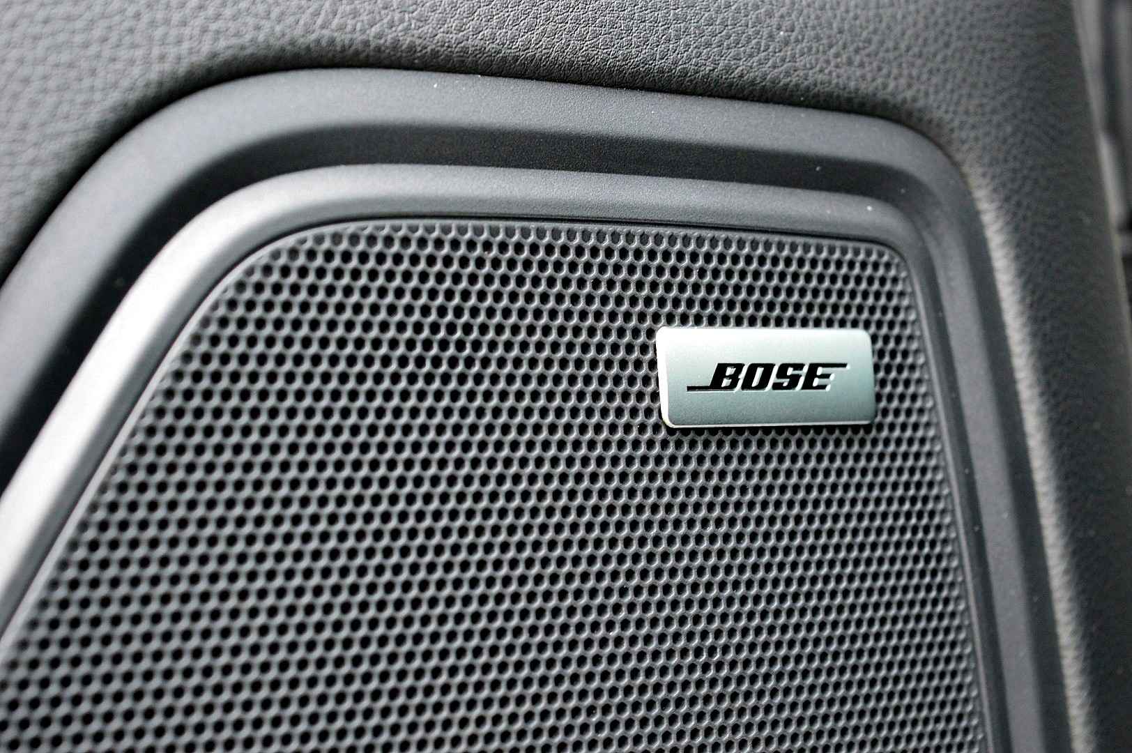2022 Porsche Macan 2.0 T 4WD Panoramic Roof Air Suspension - Image 34