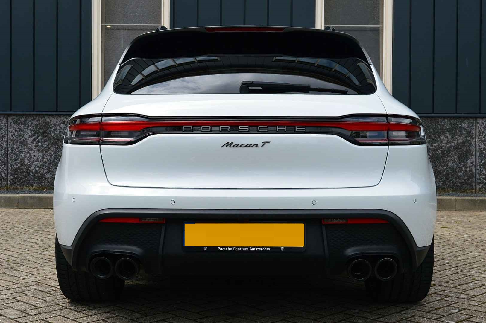2022 Porsche Macan 2.0 T 4WD Panoramic Roof Air Suspension - Image 5
