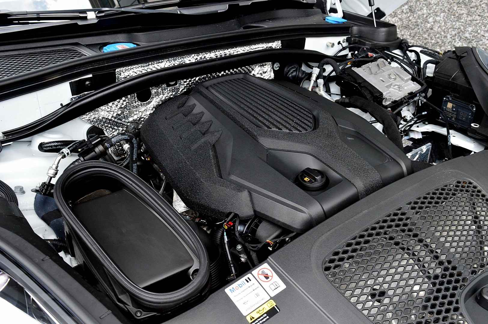2022 Porsche Macan 2.0 T 4WD Panoramic Roof Air Suspension - Image 43