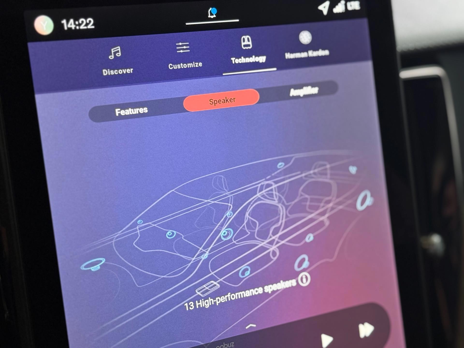 2025 Volvo XC60 2.0 T8 Plug- in hybrid AWD Ultra Dark 450HP - Image 23