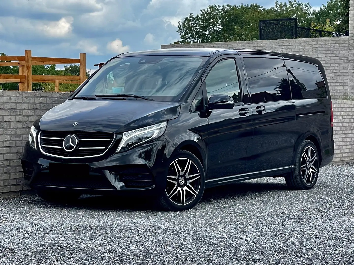 2019 Mercedes-Benz V 250d AMG 8 SEATS PANO DISTRO CAMERA LED - Image 14