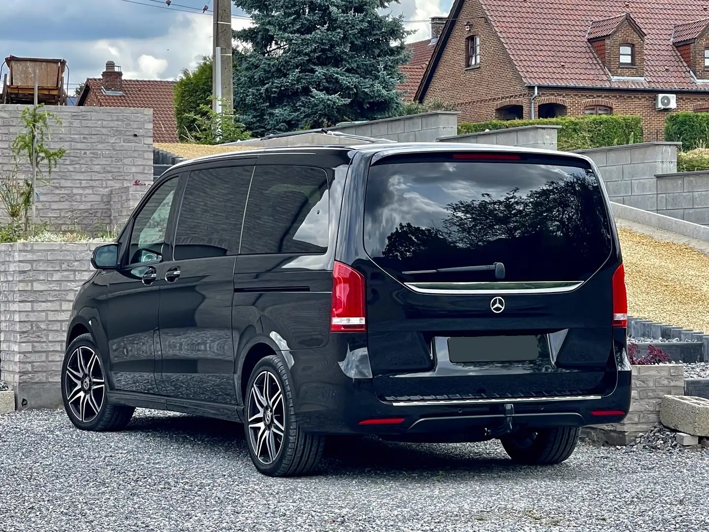 2019 Mercedes-Benz V 250d AMG 8 SEATS PANO DISTRO CAMERA LED - Image 5