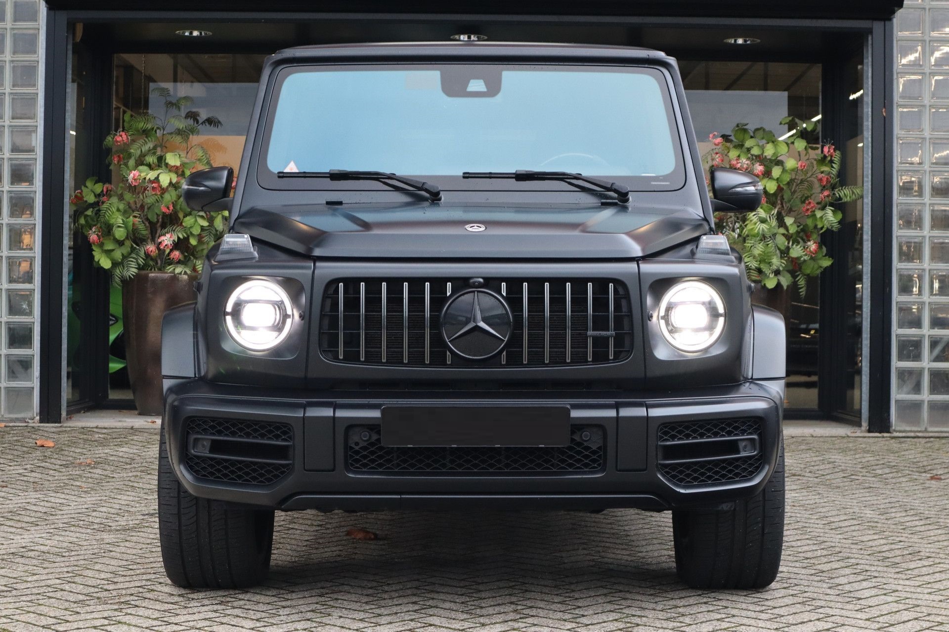 2023 Mercedes-Benz G 63 AMG Jet-black Magno Carbon 585HP - Image 3