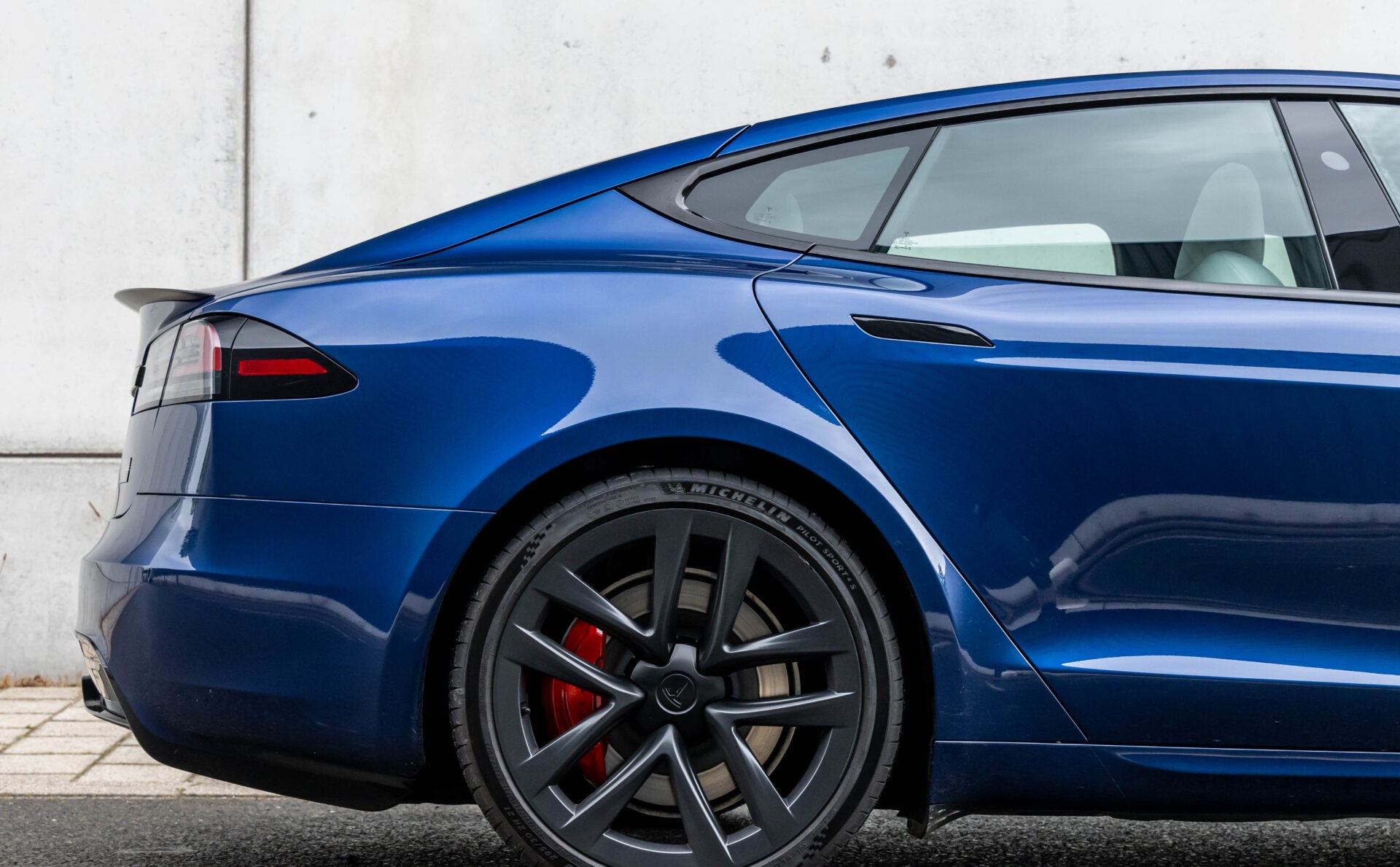 2023 Tesla Model S Plaid AWD 100 kWh - Image 15