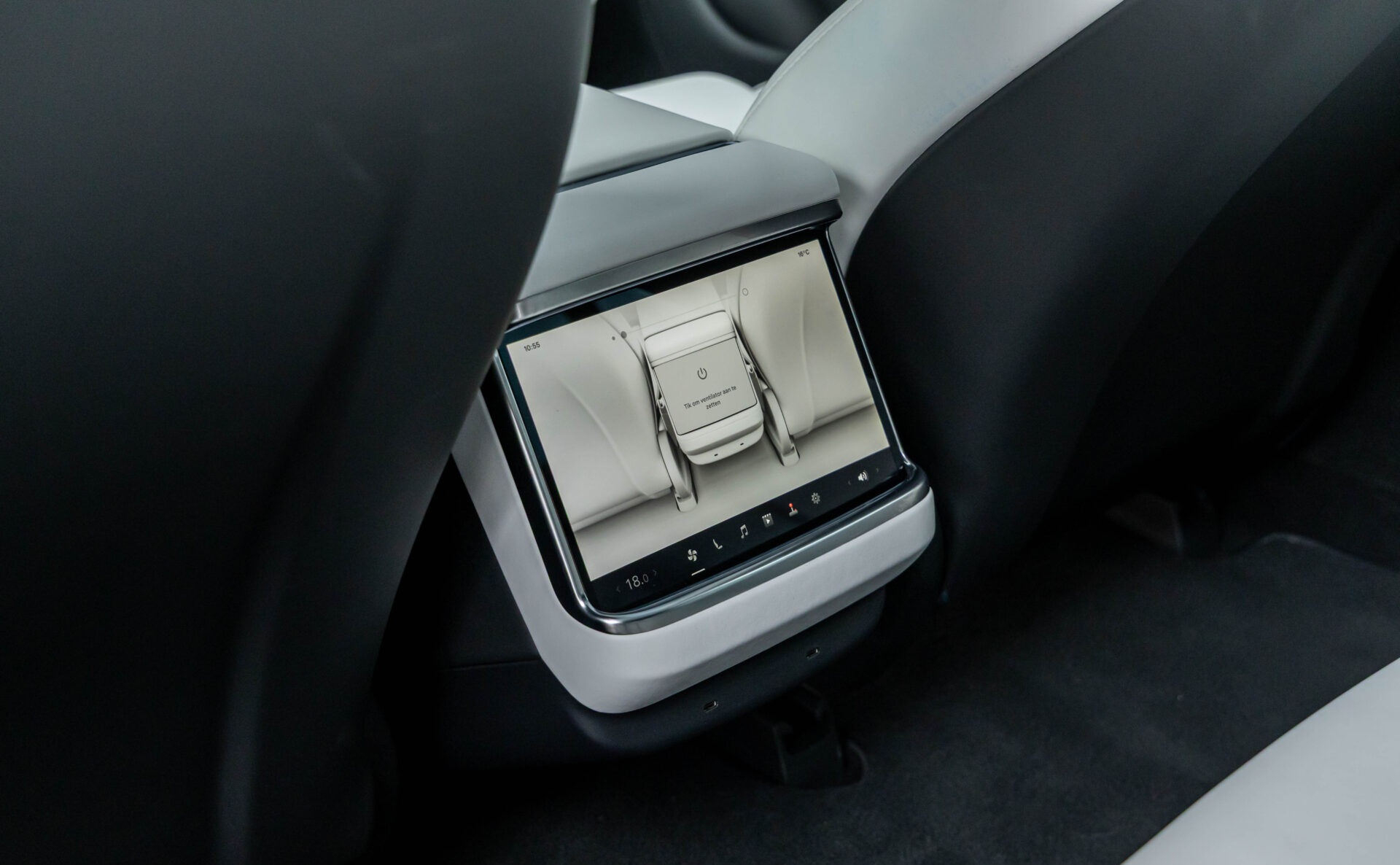 2023 Tesla Model S Plaid AWD 100 kWh - Image 32