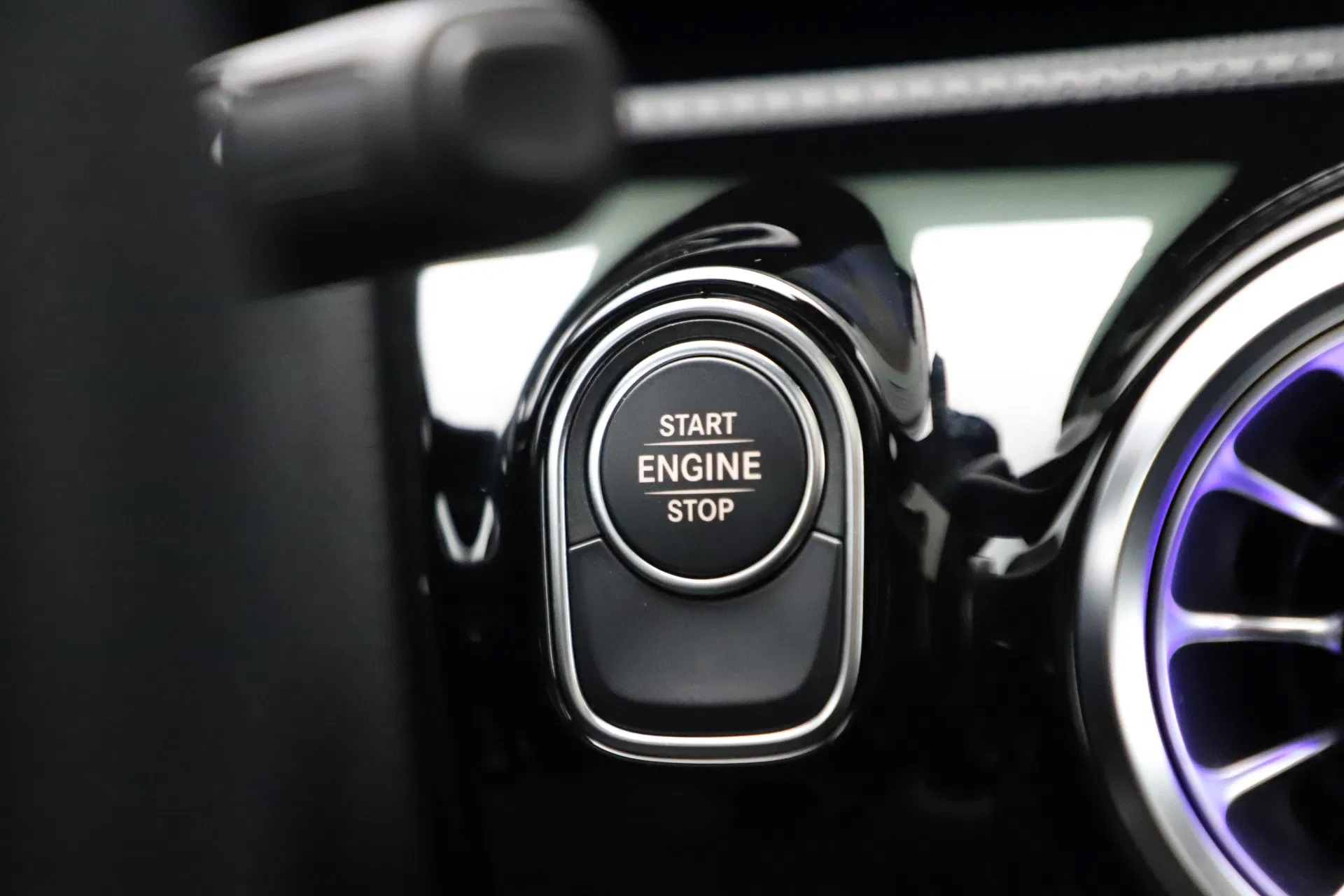 2023 Mercedes-Benz CLA 250e AMG 218HP Pano Keyles-go - Image 27