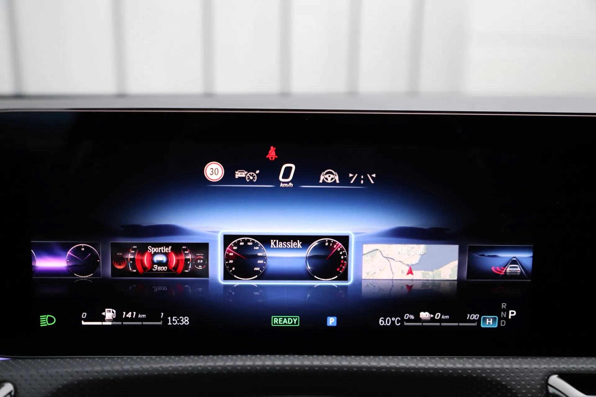 2023 Mercedes-Benz CLA 250e AMG 218HP Pano Keyles-go - Image 28