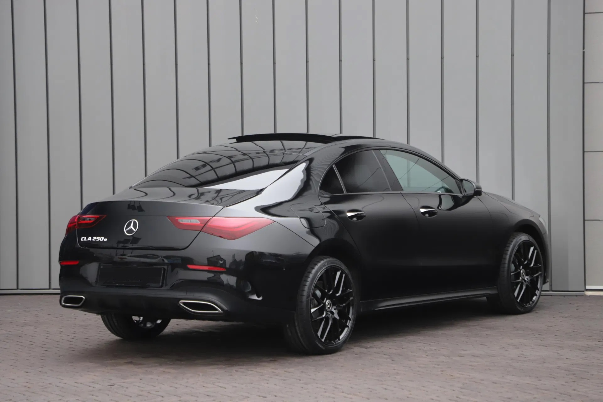 2023 Mercedes-Benz CLA 250e AMG 218HP Pano Keyles-go - Image 6