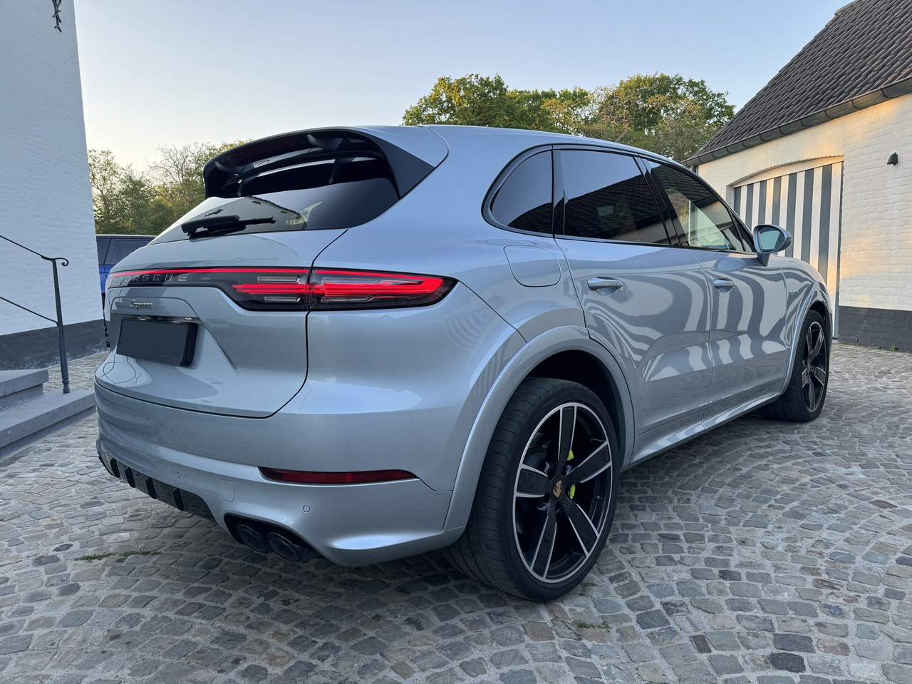 2021 Porsche Cayenne 3.0i V6 E-HYBRIDE PANO ADAPTIVE CRUISE CARPLAY - Image 5