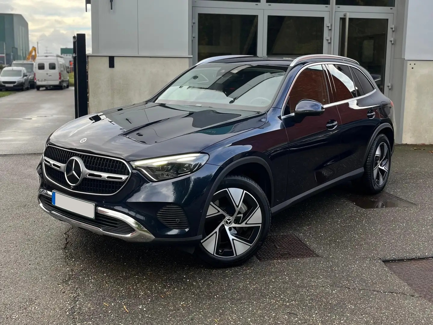 2024 Mercedes-Benz GLC 300 e 4Matic 9G-TRONIC AVANTGARDE - Image 15