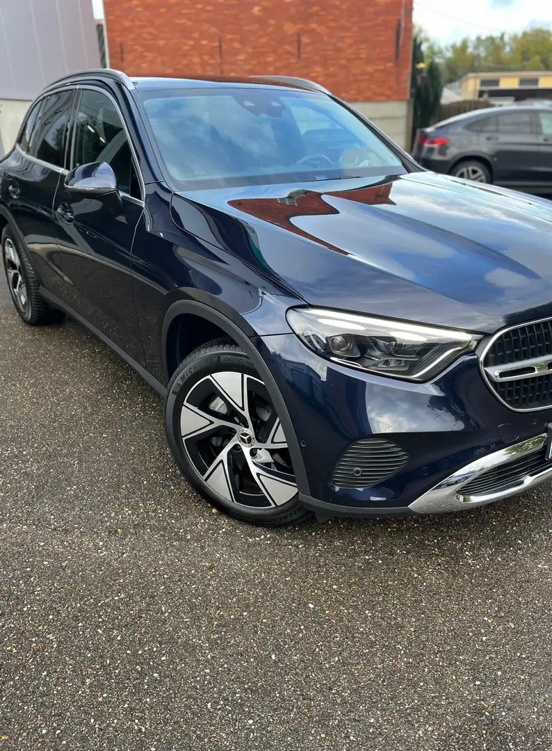 2024 Mercedes-Benz GLC 300 e 4Matic 9G-TRONIC AVANTGARDE - Image 2