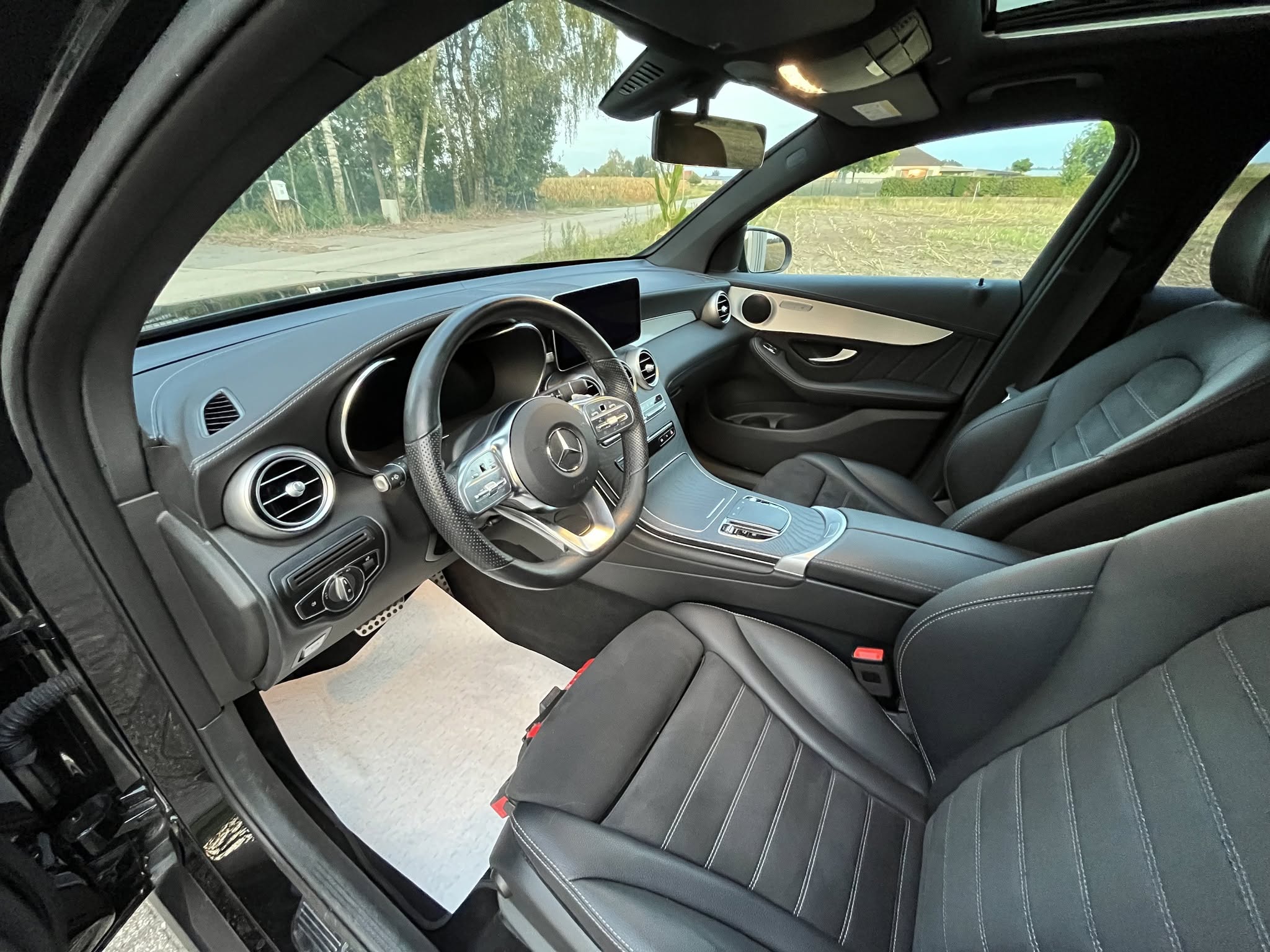 2024 Mercedes-Benz GLC300DE COUPE AMG LINE - Image 11