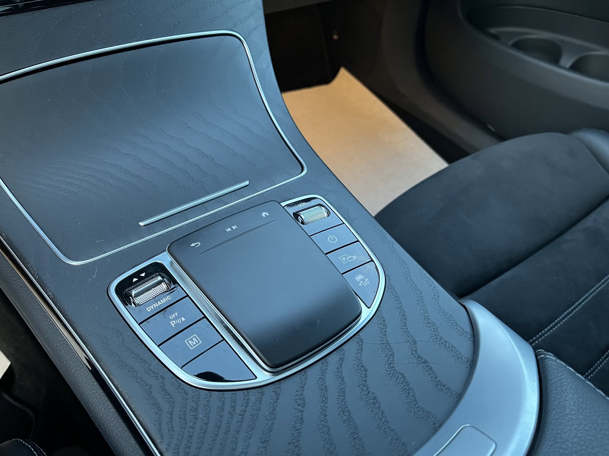 2024 Mercedes-Benz GLC300DE COUPE AMG LINE - Image 15