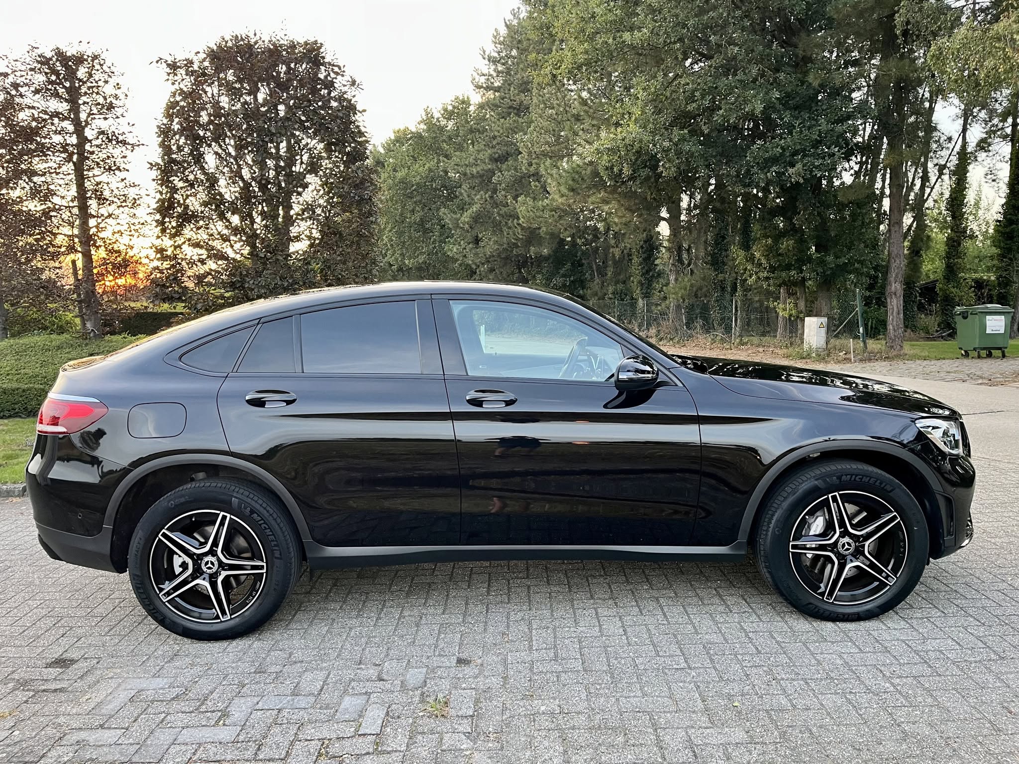 2024 Mercedes-Benz GLC300DE COUPE AMG LINE - Image 3