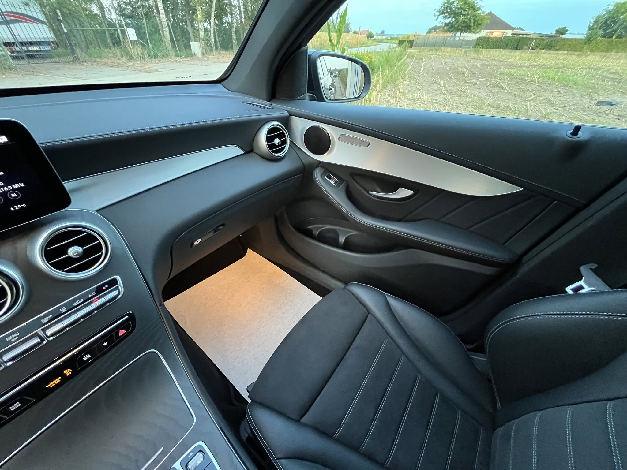2024 Mercedes-Benz GLC300DE COUPE AMG LINE - Image 16