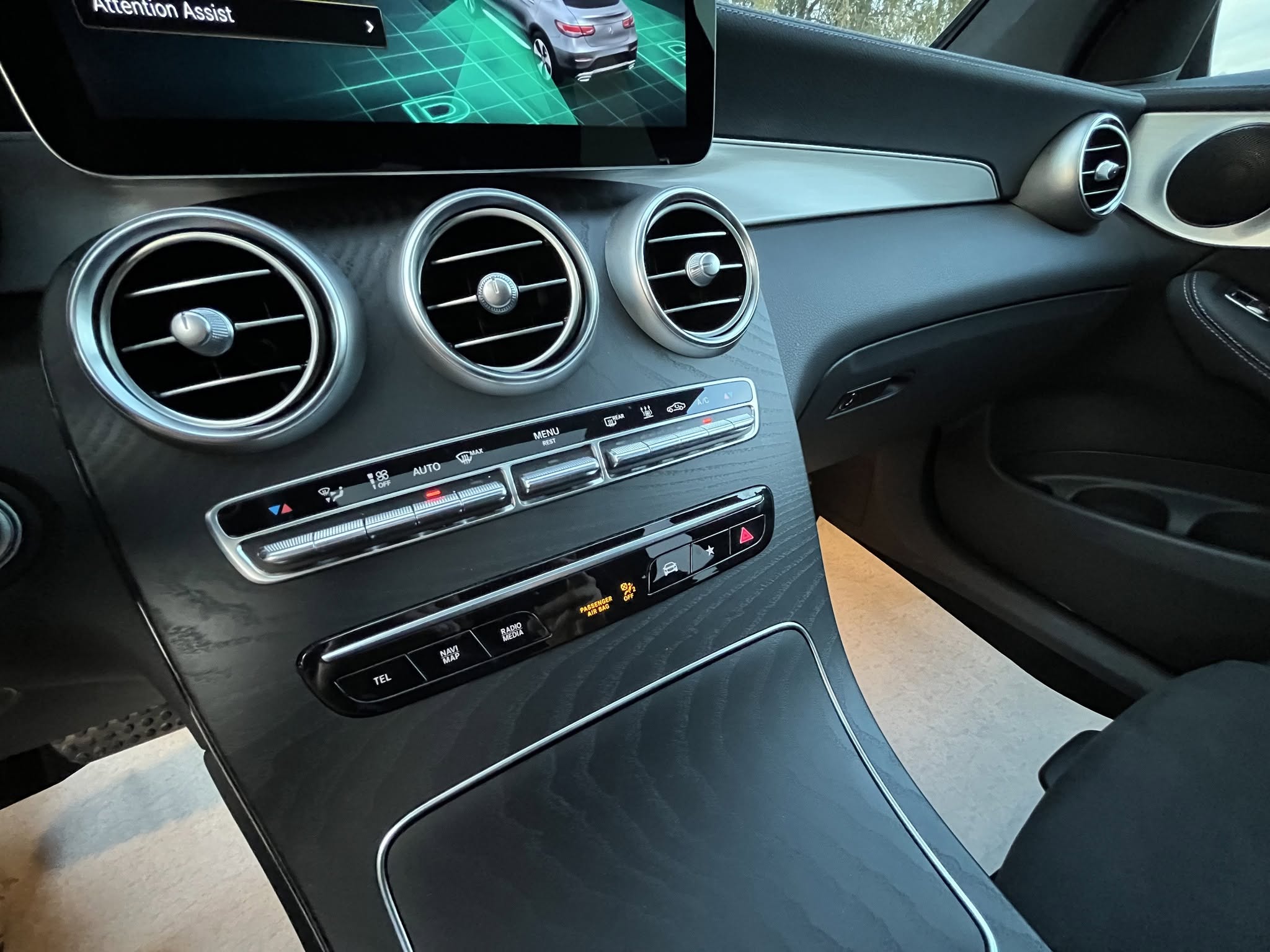 2024 Mercedes-Benz GLC300DE COUPE AMG LINE - Image 19