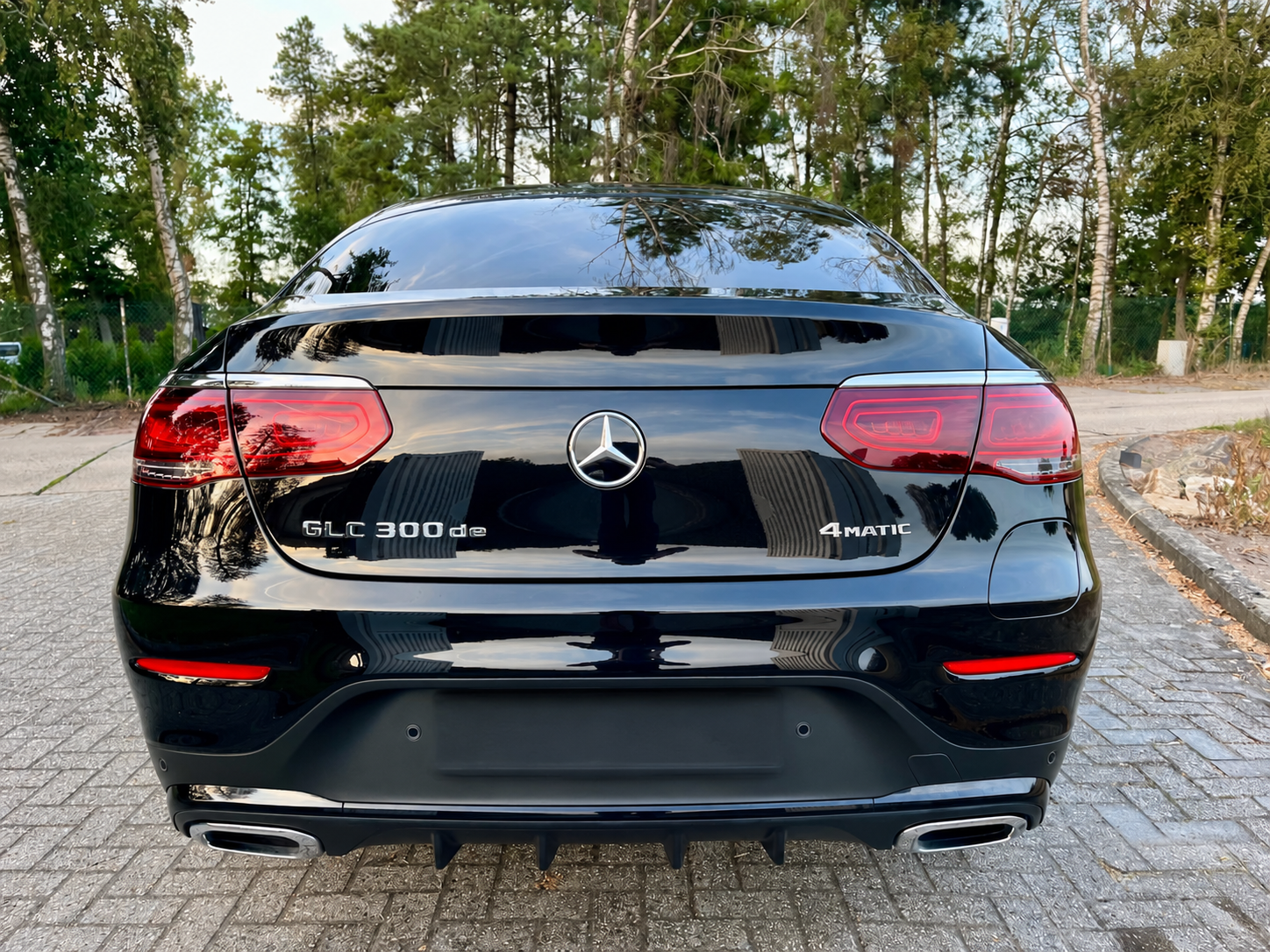 2024 Mercedes-Benz GLC300DE COUPE AMG LINE - Image 10