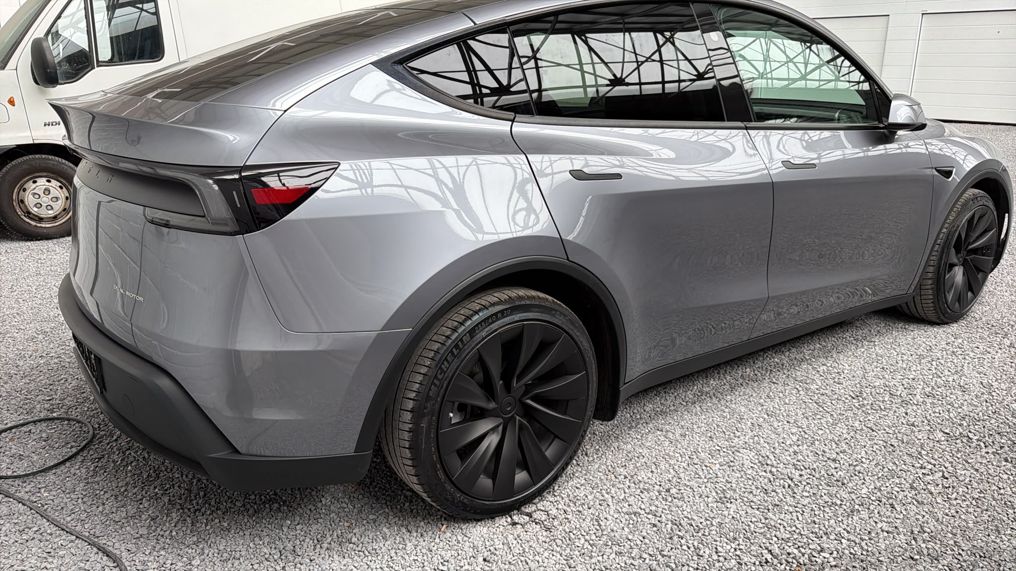2025 Tesla Model Y Juniper AWD Dual Motor Long Range 514HP - Image 5