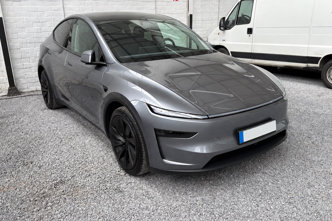 2025 Tesla Model Y Juniper AWD Dual Motor Long Range 514HP - Image 4